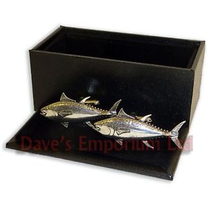 【送料無料】メンズアクセサリ―　マグロカフスボタンピューターボックスゲームフィッシングカフリンクスtuna fish cufflinks fine english pewter gift boxed game fishing cuff links