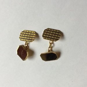 【送料無料】メンズアクセサリ&mdash;　ビンテージｋゴールドチェーンリンクカフスボタンエンジンオンvintage hallmarked 9ct 9k gold chain link gents cufflinks engine turned design｜hokushin