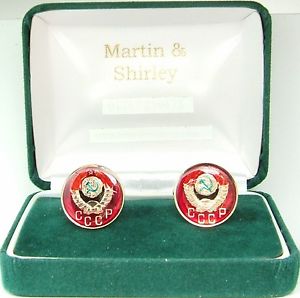 【送料無料】メンズアクセサリ―　ロシアロシアカフスボタンゴールドrussia cufflinks made from early cccp russian coins in red amp; gold amp; colours 17mm