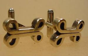 【送料無料】メンズアクセサリ―　ヘント925スターリングカフスリンクfine quality gents 925 sterling silver cufflinks in dog bone design