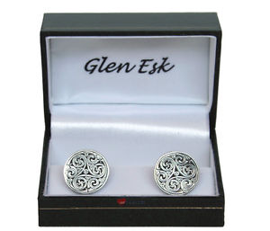【送料無料】メンズアクセサリ―　ケルトカフスリンクround cuff link with celtic design 21,754円