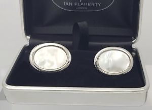 【送料無料】メンズアクセサリ&mdash;　ホワイトパールカフリンクスカフスボタンoval white pearl cufflinks men or women father of the bride trendy cufflinks｜hokushin