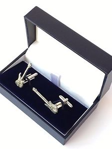 【送料無料】メンズアクセサリ―　ベースギターピューターカフスボタンbass guitar hand made pewter cufflinks n270