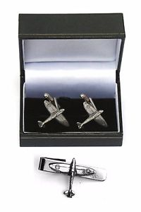 【送料無料】メンズアクセサリ&mdash;　カフリンクスタイクリップバースライドセットspitfire cufflinks amp; tie clip bar slide set raf plane gift｜hokushin