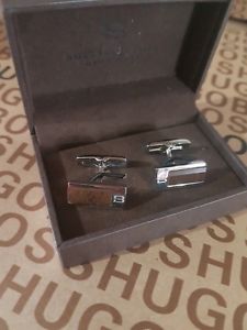 【送料無料】メンズアクセサリ―　ヒューゴボスデザイナーシルバータイシャツカフスボタンスーツ hugo boss men selection designer silver rectangle tie suit shirt cufflinks
