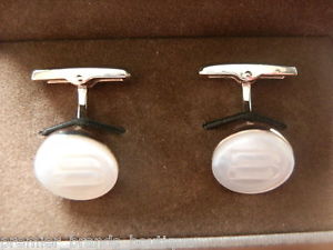 メンズアクセサリ― ヒューゴボスデザイナーシルバーホワイトラウンドタイシャツカフスボタンスーツ hugo boss men selection designer silver white round tie suit shirt cufflinks