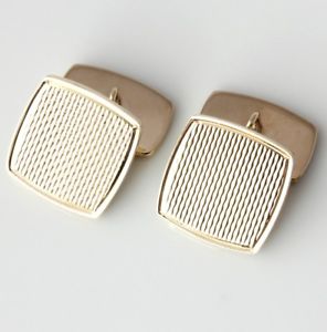 【送料無料】メンズアクセサリ— ソリッドゴールドヴィンテージカフスボタンスクエアクッションheavy solid gold vintage cufflinks square cushion design gift boxed|hokushin