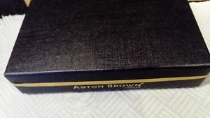 【貨物輸送無料】メンズ佩び物― アストンブラウンロンドンカフリンクスペンキーリングセットaston brown london gentlemans set with cufflinks, lovely pen and keyring