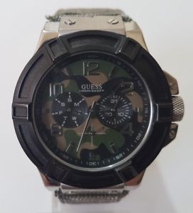 【送料無料】腕時計　ウォッチ　クロノグラフアラームカムフラージュｇguess para hombre de rigor camuflaje crongrafo reloj w0407g1
