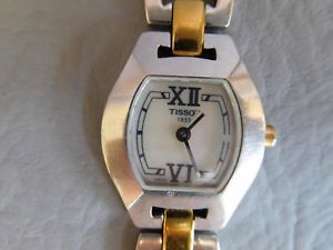 【送料無料】腕時計　ウォッチ　ティソブレスレットプラークファムtissot montre bracelet quartz bicolore acier grise plaque or femme women watch｜hokushin