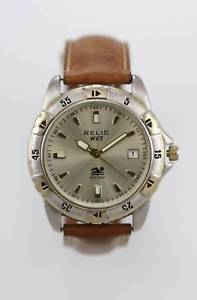 【送料無料】腕時計　ウォッチ　ｍステンレススチールシルバーゴールドクォーツrelic reloj de hombre cuero marrn fecha 50m acero inoxidable plata oro cuarzo 13,986円
