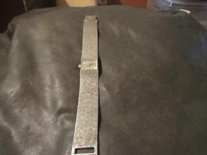 【送料無料】腕時計　ウォッチ　ビンテージソリッドシルバーレディーススイスファンドロンhermosa vintage seoras reloj suizo rotatorio de plata maciza, lon, 1975