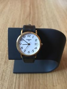 【送料無料】腕時計　ウォッチ　ティソクラシックスイスインジケータスチールreloj de cuarzo tissot clsico para hombres de acero hecho en suiza indicador fecha t870970
