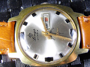 【送料無料】腕時計　ウォッチ　クリスプリチャードスイスグランプリバッチincreible lings 21 prix suizo ao 1957 excelente estado funciona lote watches