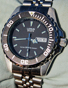 【貨物輸送無料】ウオッチ ご覧なさる スポーツサブプロメートルorologio lorus sports sub professional 200 mt quarzo インチ eccellenti condizioni