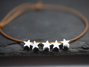 【送料無料】ブレスレット　アクセサリ―　ヴェラブレスレットbrown leather bracelet with silver starsverastarsadjustable measure