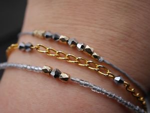 【送料無料】ブレスレット　アクセサリ―　ガラスアクセントブレスレットセットbracelet set with glass beads and gold accentsgold grey