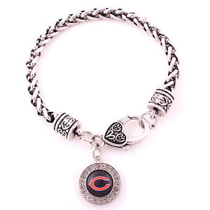 【送料無料】ブレスレット　アクセサリ―　シカゴベアーズシルバーブレスレットラウンドチームロゴ chicago bears silver sparkle charm bracelet round dangle team logo jewelry