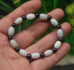 【送料無料】ブレスレット　アクセサリ―　エメラルドビーズブレスレット listingcertified greengrade aemerald jadeite jade bead bracelet 00107549