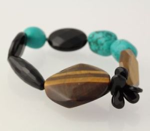 【送料無料】ブレスレット　アクセサリ―　howliteクオーツシマメノウブレスレット dyed howlite, tigers eye quartz, and onyx bracelet stretch womens