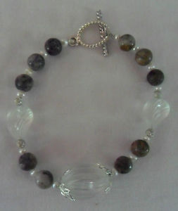 【送料無料】ブレスレット　アクセサリ―　ブレスレットホワイトリブビーズプラスチックビーズシルバークラスプbracelet white ribbed beaded plastic amp; stone marble beads silver tone clasp