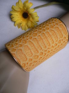 【送料無料】ブレスレット　アクセサリ―　ブレスレットイエローファッションカフサファリプリントスネークスキンサイズ women bracelet yellow fashion cuff animal safari print snake skin one size
