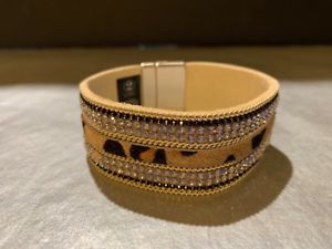【送料無料】ブレスレット　アクセサリ―　アニマルプリントブレスレット listinggorgeous animal print statement bracelet nwt, free shipping, love