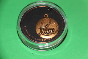 【送料無料】ブレスレット　アクセサリ―　アレックスアニrafaelianチェーンステーションalex and ani rafaelian gold love heart charm chain station