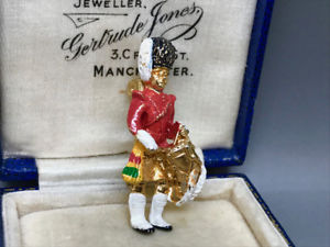 【送料無料】ブレスレット　アクセサリ―　ビンテージスコットランドドラマーブローチlovely vintage scottish drummer boy brooch