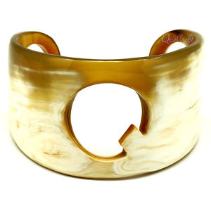 【送料無料】ブレスレット　アクセサリ―　ホーンカフスブレスレット q12083horn cuff bracelet q12083
