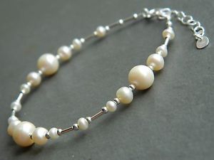 【送料無料】ブレスレット　アクセサリ―　ホワイトラウンドビーズスターリングシルバーブレスレットwhite freshwater pearls, graduating round beads amp; 925 sterling silver bracelet