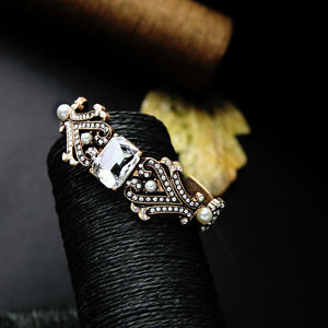 【送料無料】ブレスレット アクセサリ― ブレスレットゴールドアールデコクリスタルレトロオープンcostume bracelet gold art deco rigid open filigree crystal wedding retro ct6