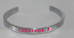 【送料無料】ブレスレット　アクセサリ―　サバイバーピンクリボンハンドメイドブレスレットsurvivor pink with ribbon handmade amp; polished bracelet