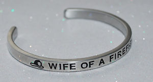 【送料無料】ブレスレット　アクセサリ―　ハンドメイドブレスレットwife of a firefighter handmade amp; polished bracelet