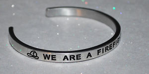 【送料無料】ブレスレット　アクセサリ―　ハンドメイドブレスレットwe are a firefighting family handmade amp; polished bracelet