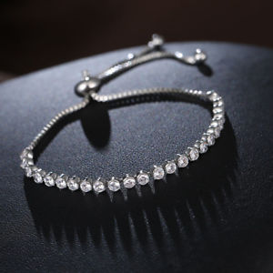 【送料無料】ブレスレット　アクセサリ―　スワロフスキーエレメントボックスブレスレットcrystal bracelet made with swarovski elements in gift box 13,485円