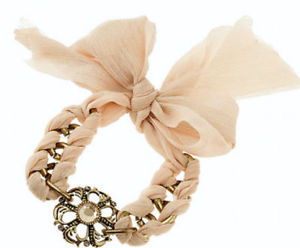 【送料無料】ブレスレット　アクセサリ―　ゴールドシフォンチェーンブレスレットtopshop gold look flower on chiffon chain bracelet