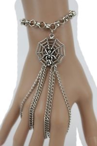 【送料無料】ブレスレット　アクセサリ&mdash;　メタルハンドチェーンシルバークモスレーブリングブレスレットwomen metal hand chain silver spider web slave 3 fingers ring bracelet scary fun｜hokushin 12,586円