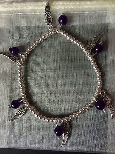 【送料無料】ブレスレット　アクセサリ―　スターリングシルバーアメジストビーズストレッチブレスレットsterling silver stretch bracelet with real amethyst beads and angel wing charms