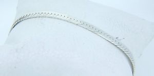 【送料無料】ブレスレット　アクセサリ―　グラムスターリングシルバーヘリングボーンイタリアブレスレット68 grams sterling silver 8 herringbone italian bracelet m54