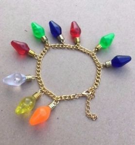 【送料無料】ブレスレット　アクセサリ―　クリスマスブレスレットstranger things christmas lights charm bracelet eleven dustin demogorgon gift