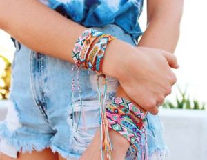 【送料無料】ブレスレット　アクセサリ―　ビーチシックツイストブレスレットキットbeach chic pretty twisted bracelet amp; diy kit