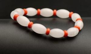 【送料無料】ブレスレット　アクセサリ―　ファッションホワイトビーズゴムブレスレットブレスレットchina fashion handknitted natural color white beads elastic bracelets bracelets