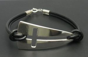 【送料無料】ブレスレット　アクセサリ―　スターリングリゾーツスターリングシルバーブレスレットクロスsterling silver bracelet cross 925 natural leather