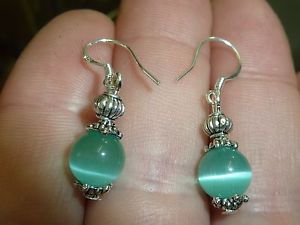 【送料無料】ブレスレット　アクセサリ―　イアリングcraftersチベットearrings cats eye green and silver beads crafters tibet