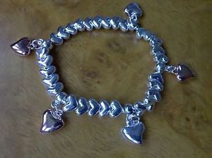 【送料無料】ブレスレット　アクセサリ―　シルバーローズゴールドブレスレットボックスelasticated bracelet with silver rose gold plated heart charms gift box b17046