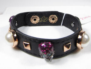 【送料無料】ブレスレット　アクセサリ―　ジョンソンローズゴールドスカルレザーラップブレスレットマルチbetsey johnson rose gold skull leather wrap bracelet, multi