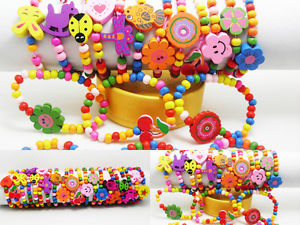 【送料無料】ブレスレット　アクセサリ―　ブレスレットlot of 100 wood bracelets jewelry child