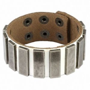 【送料無料】ブレスレット　アクセサリ―　レザーストラップホワイトleather strap white dishes