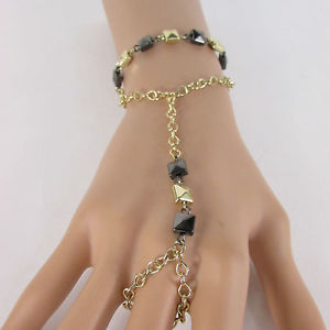 【送料無料】ブレスレット アクセサリ― メタルピラミッドブレスレットファッションスレーブリングピューターwomen gold metal pyramid bracelet hand chain fashion slave ring squares pewter